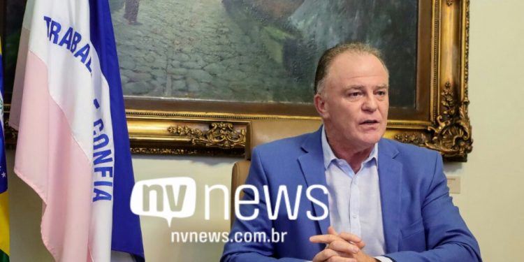 Casagrande anuncia suspensão de ônibus e fechamento mais restrito do comércio