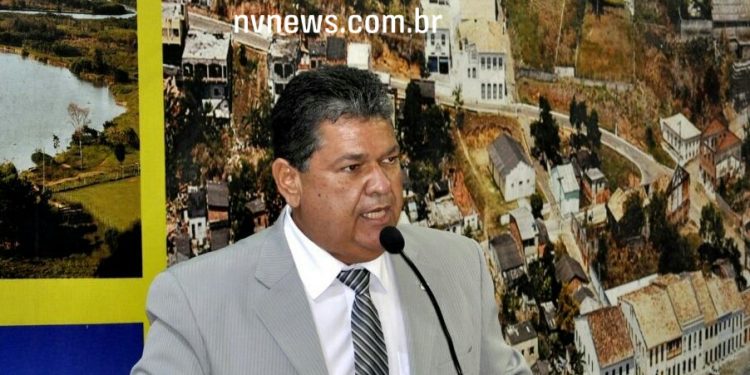 Paulo Fundão começa a sentir o peso de conduzir o Poder Legislativo