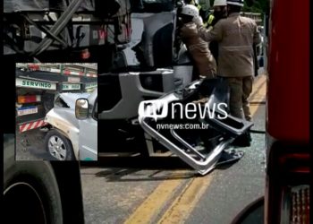 Acidente entre Caminhão, Carreta e Doblo interdita BR 101 na manhã deste sábado (20)