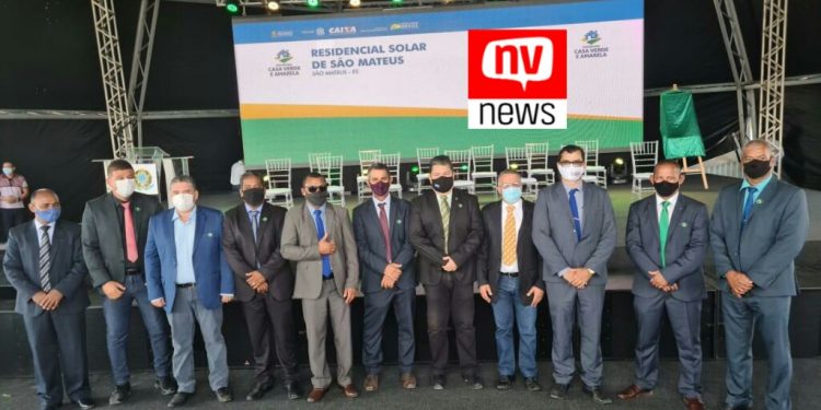 Vereadores participam da agenda do Presidente que veio a São Mateus entregar casas populares