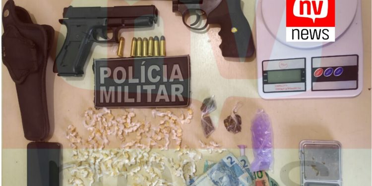 Exclusivo: Polícia militar apreende armas munições e drogas em Guriri