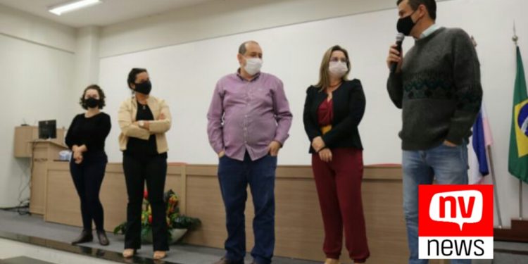 Prefeitura de Nova Venécia e Multivix formalizam parceria para bolsas de pós graduação