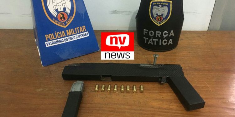 Menor de 15 anos é apreendido após assumir propriedade de submetralhadora em Pinheiros