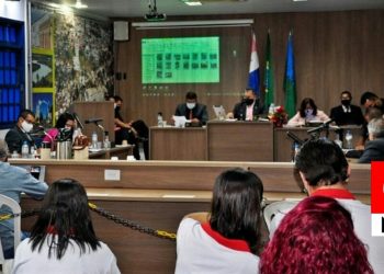 Vereadores comemoram início de transporte para universitários em São Mateus