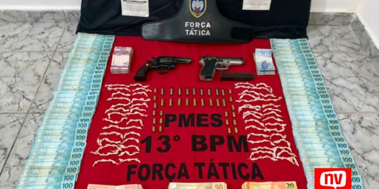 Criminoso chefe do tráfico do KM 35 é preso com grande quantidade de drogas, armas, munições e dinheiro em Nova Aymorés