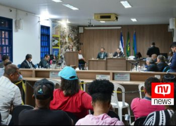 Em sessão da Câmara, Executivo mostra “contas sob controle” e prevê superávit ainda maior em 2022