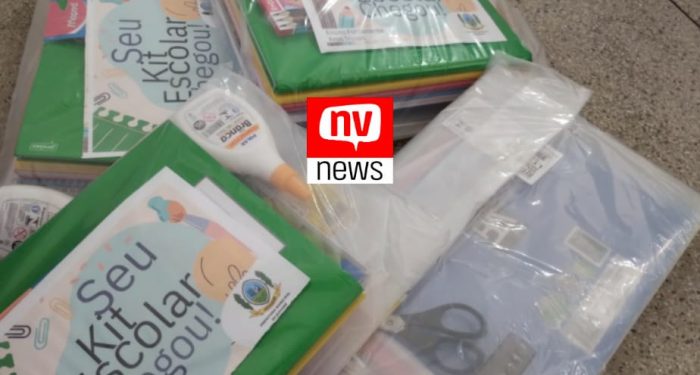 Prefeitura entrega kits e uniformes escolares para alunos da Rede Municipal