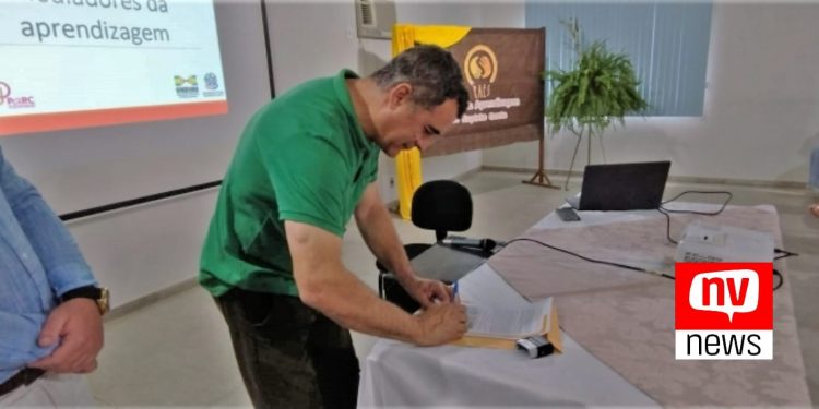 Jaguaré: Prefeito Marcos Guerra Pactuação de Metas pela Aprendizagem no Espírito Santo