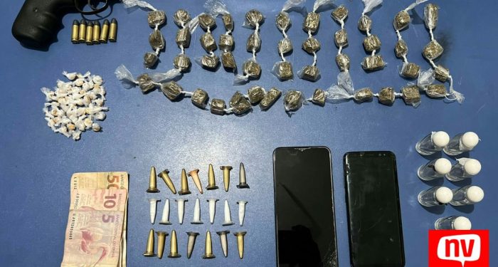 Adolescente é apreendido e homem detido por tráfico de drogas em Guriri