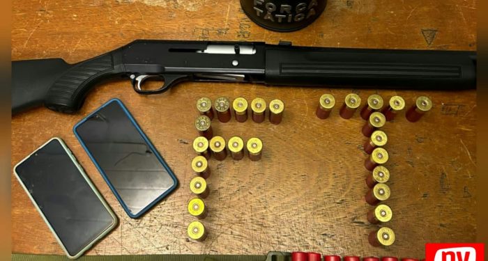 Policiais encontram espingarda semiautomática e munições dentro de cano de PVC durante operação em Jaguaré