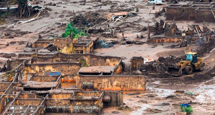 Tragédia de Mariana: pedido cobra R$ 100 bilhões de Vale, BHP e Samarco para ES e MG