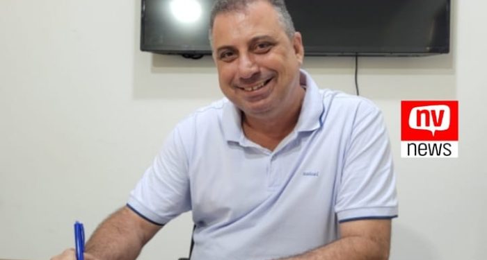 Prefeito Davi Ramos assina Projeto de Lei para aumento de salário de servidores em Vila Valério