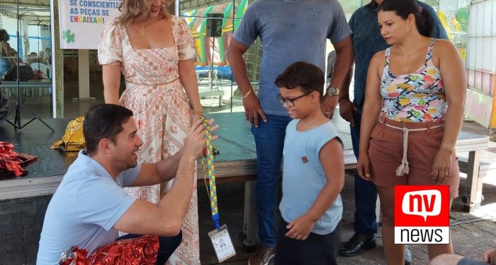 Inclusão que marca: Prefeito Tiago Rocha entrega carteiras de identificação para pessoas com transtorno do espectro autista