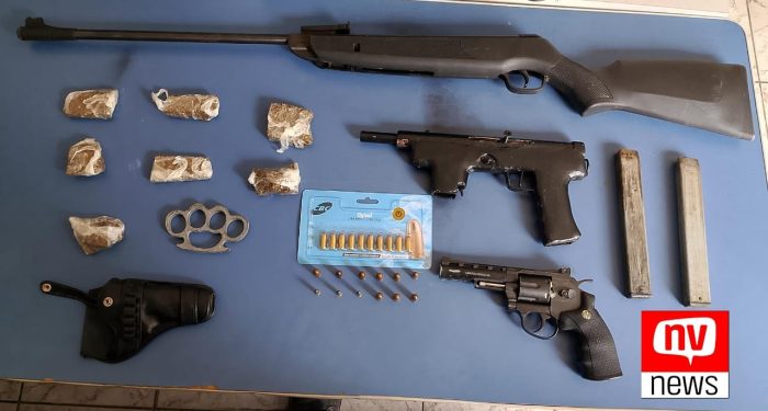 Após denúncia, homem é preso com submetralhadora e drogas durante operação policial em Ituanas, Conceição da Barra