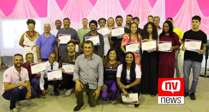 Prefeitura entrega certificados de capacitação pelo Qualificar ES em Jaguaré