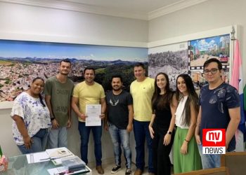 Tiago Rocha assina repassa de quase R$ 200 mil para transporte universitário em São Gabriel da Palha