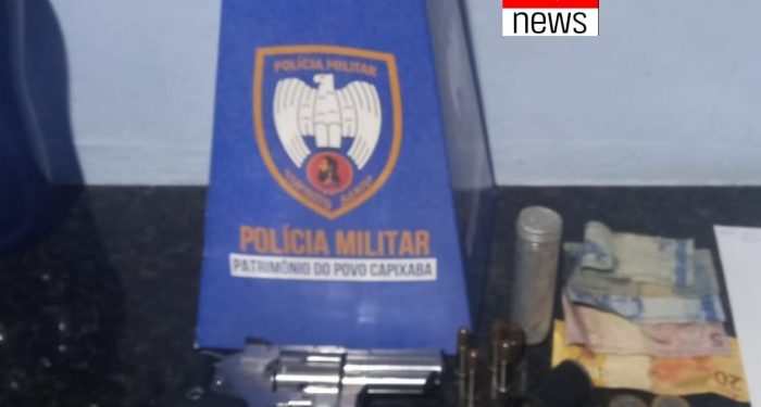 Polícia apreende simulacro e drogas com suspeito em bar no Centro de Vila Pavão
