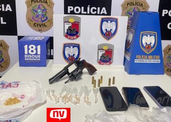 Operação policial no bairro Domiciano em Pinheiros detém 5 Pessoas e apreende drogas e armas