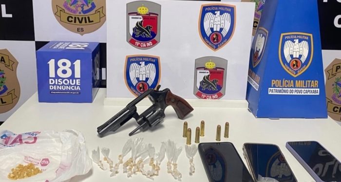 Operação policial no bairro Domiciano em Pinheiros detém 5 Pessoas e apreende drogas e armas