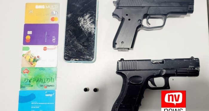 Homem com simulacro é detido por populares após tentar roubar celular no Centro em São Mateus