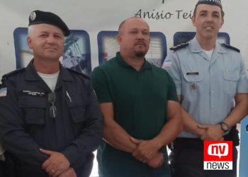 Comitiva do 13º BPM visita Escolas Cívico-Militares em Teixeira de Freitas para futuro Projeto Educacional
