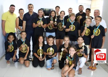 Prefeito Marcos Guerra recebe campeões de Karate