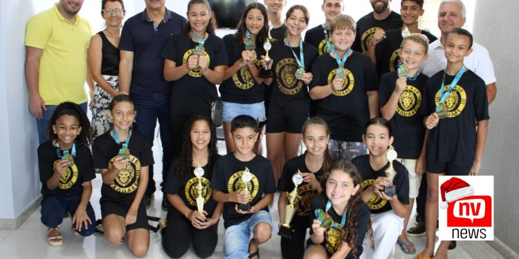 Prefeito Marcos Guerra recebe campeões de Karate