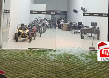 Grupo arromba loja de veículos e furta 7 motos em Linhares