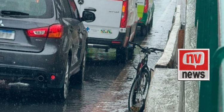 Estudante de 16 anos fica ferida em colisão entre bicicleta e carro na BR-101, em Linhares