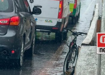 Estudante de 16 anos fica ferida em colisão entre bicicleta e carro na BR-101, em Linhares