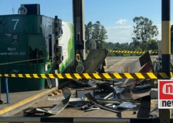 Milagre na BR-101: Cabine de pedágio é destruída por carreta, mas operadora sai quase ilesa