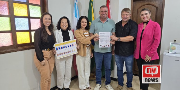 Vila Valério firma pacto por metas educacionais com a Superintendência Regional de Nova Venécia