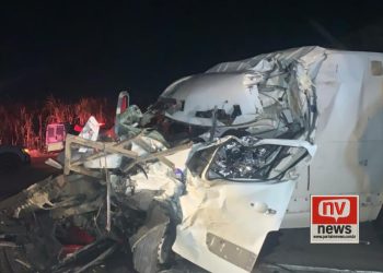 Colisão entre ambulância e carreta deixa uma vítima fatal na ES-313, em Pinheiros