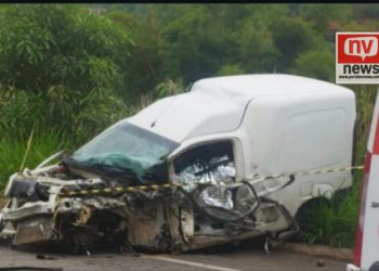 Acidente entre carro e carreta deixa um morto na zona rural de Colatina