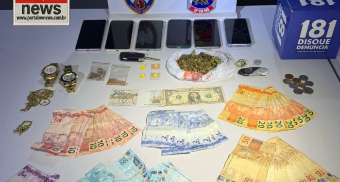 Perseguição na ES-313 termina com três detidos, drogas, dinheiro e celular furtado apreendidos em Pinheiros