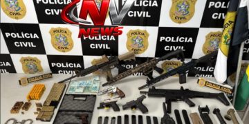 DENARC desarticula grupo criminoso e apreende arsenal com fuzis, pistolas e munições na Grande Vitória