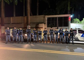 Ação da Polícia Militar encerra evento irregular com apreensão de drogas e menores em Pinheiros